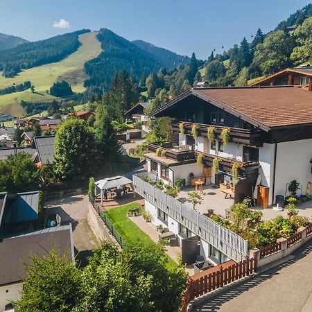 Pension Vier Jahreszeiten Saalbach-Hinterglemm Zewnętrze zdjęcie
